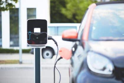 Voiture électrique : l'aide gouvernementale en chute libre